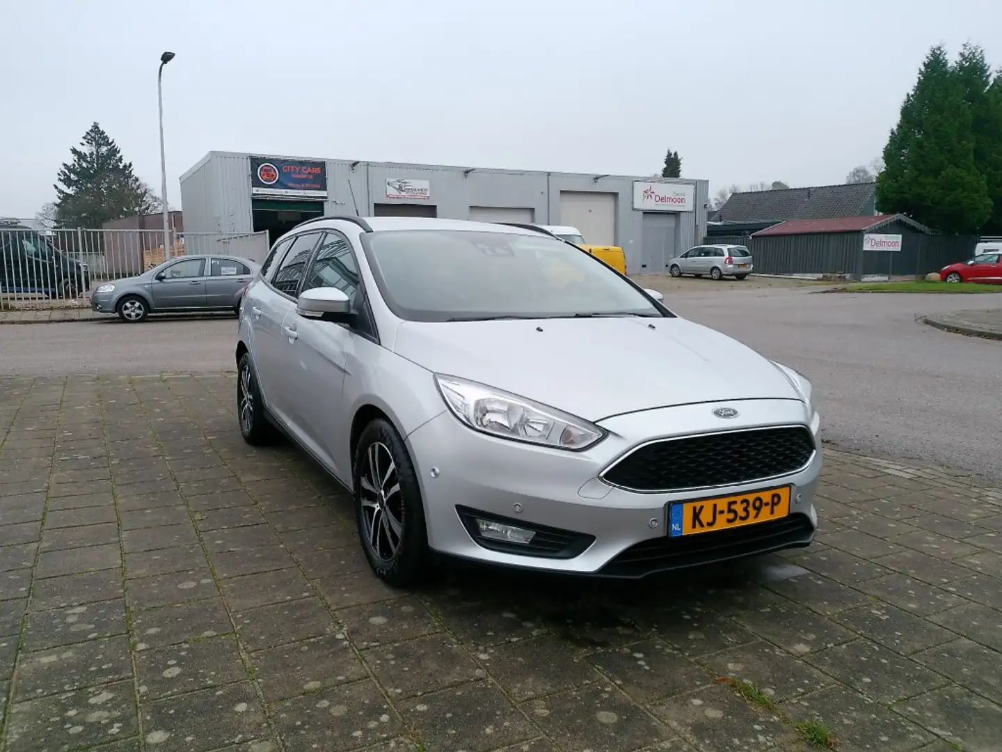 Ford Focus 1.0 TITANIUM Gris - 1