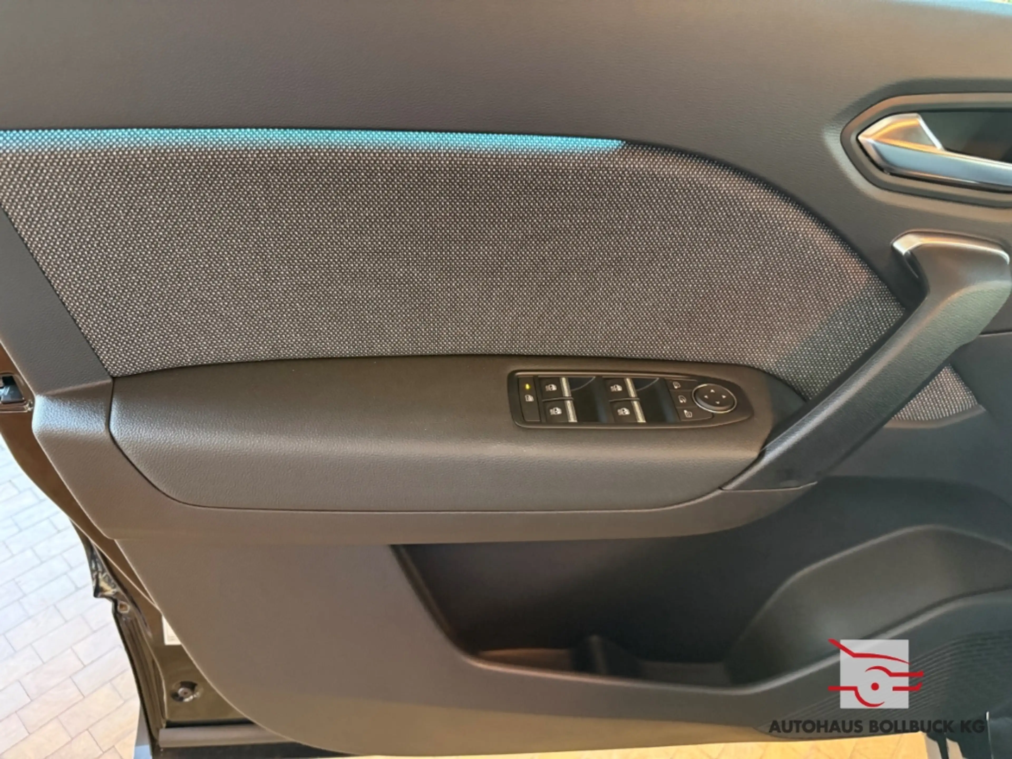 Mitsubishi Grandis MHEV 103 kW Edition 1.3 T Intro Edit 7DCT Navi Dig — photo 9