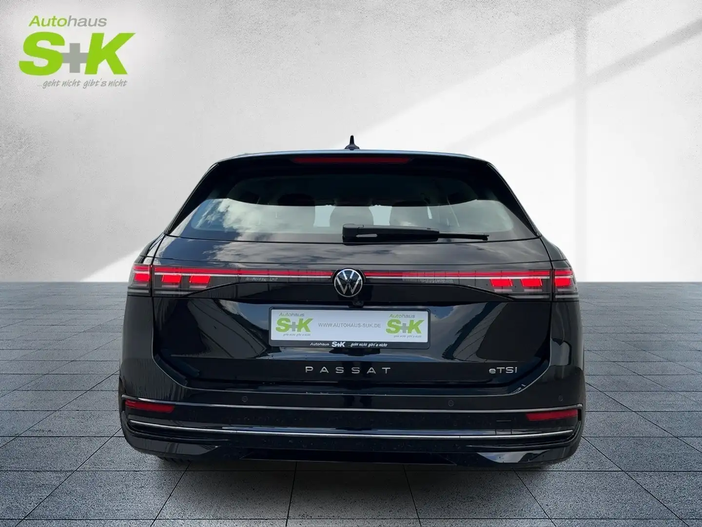 Volkswagen Passat Variant 1.5 eTSI MHEV ELEGANCE VARIANT*CARPLAY+NAVI+PDC* Zwart - 2
