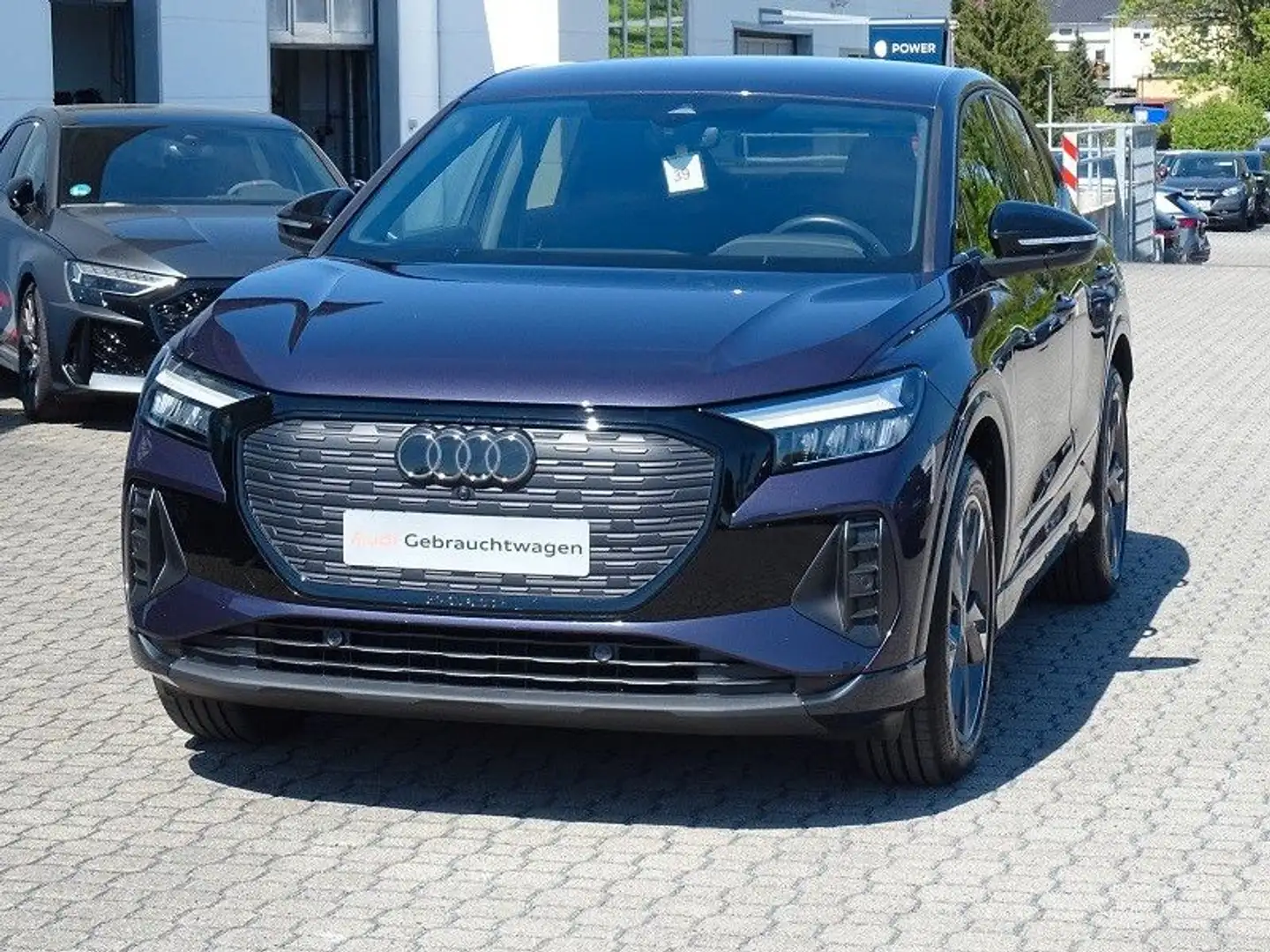 Audi Q4 e-tron 35 Sportback advanced / Optik-Paket sw Fialová - 2