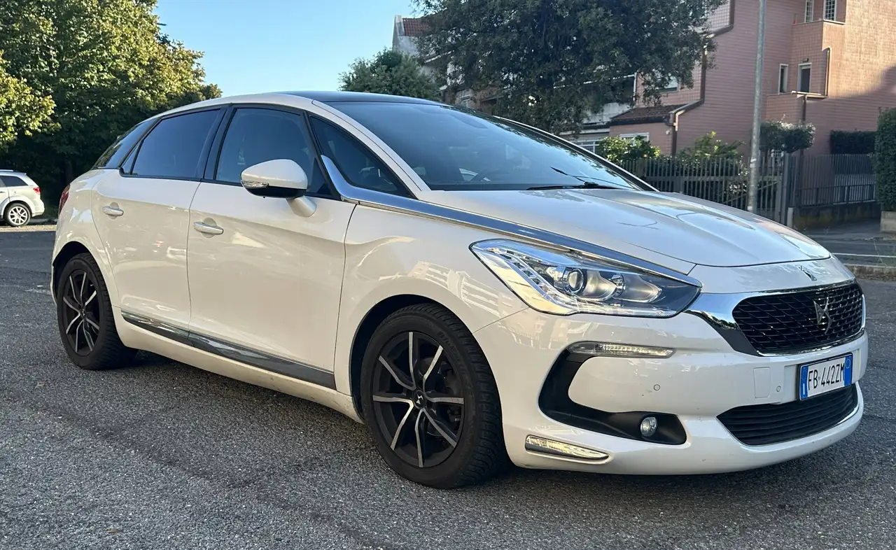 DS Automobiles DS 5