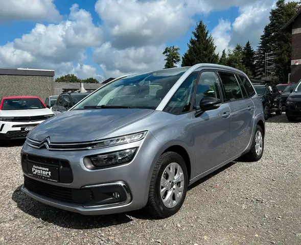 Citroen C4 SpaceTourer PureTech 130 7-sitzer SHINE AUTOM