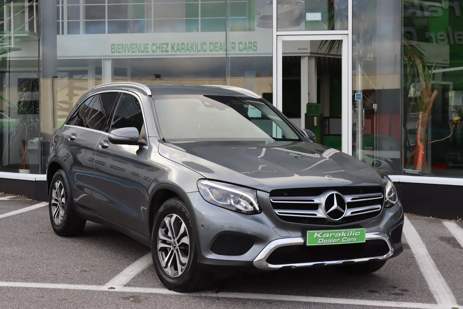 Mercedes-Benz GLC 220 d 4-MATIC 163CV GPS XENON CUIR SPORT JANTES'18 Gris - 1