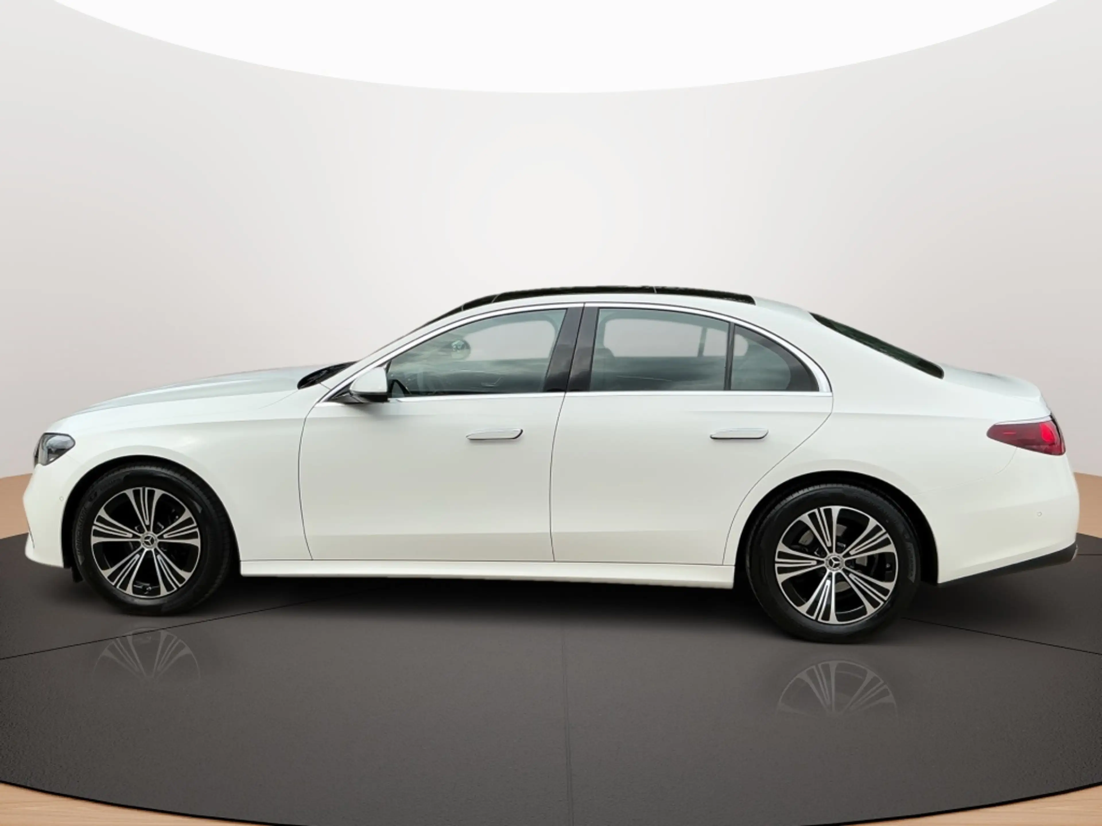 Mercedes-Benz E 220 d AVANTGARDE DISTR KAMERA PANO SPUR PDC — photo 10