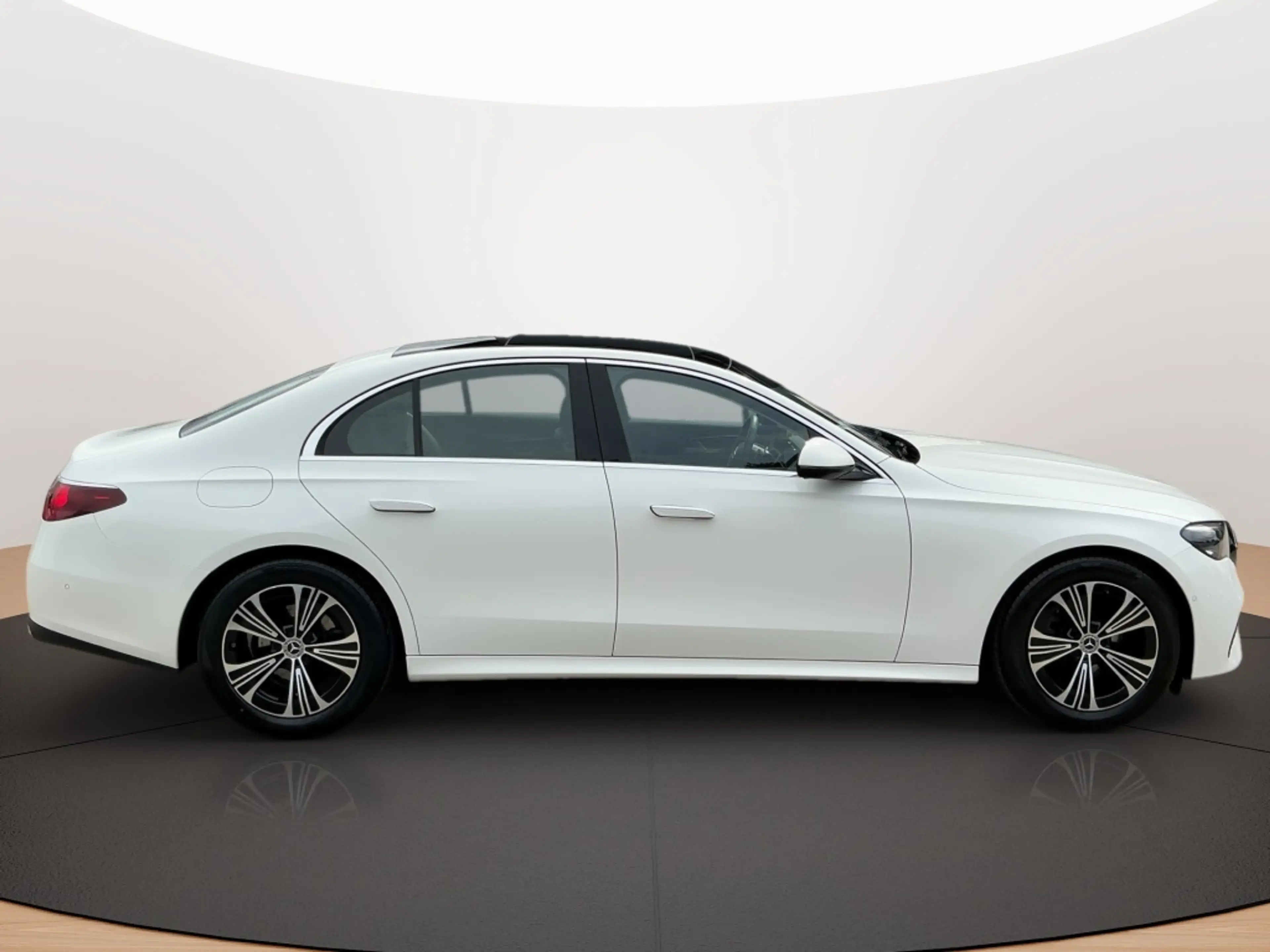 Mercedes-Benz E 220 d AVANTGARDE DISTR KAMERA PANO SPUR PDC — photo 6