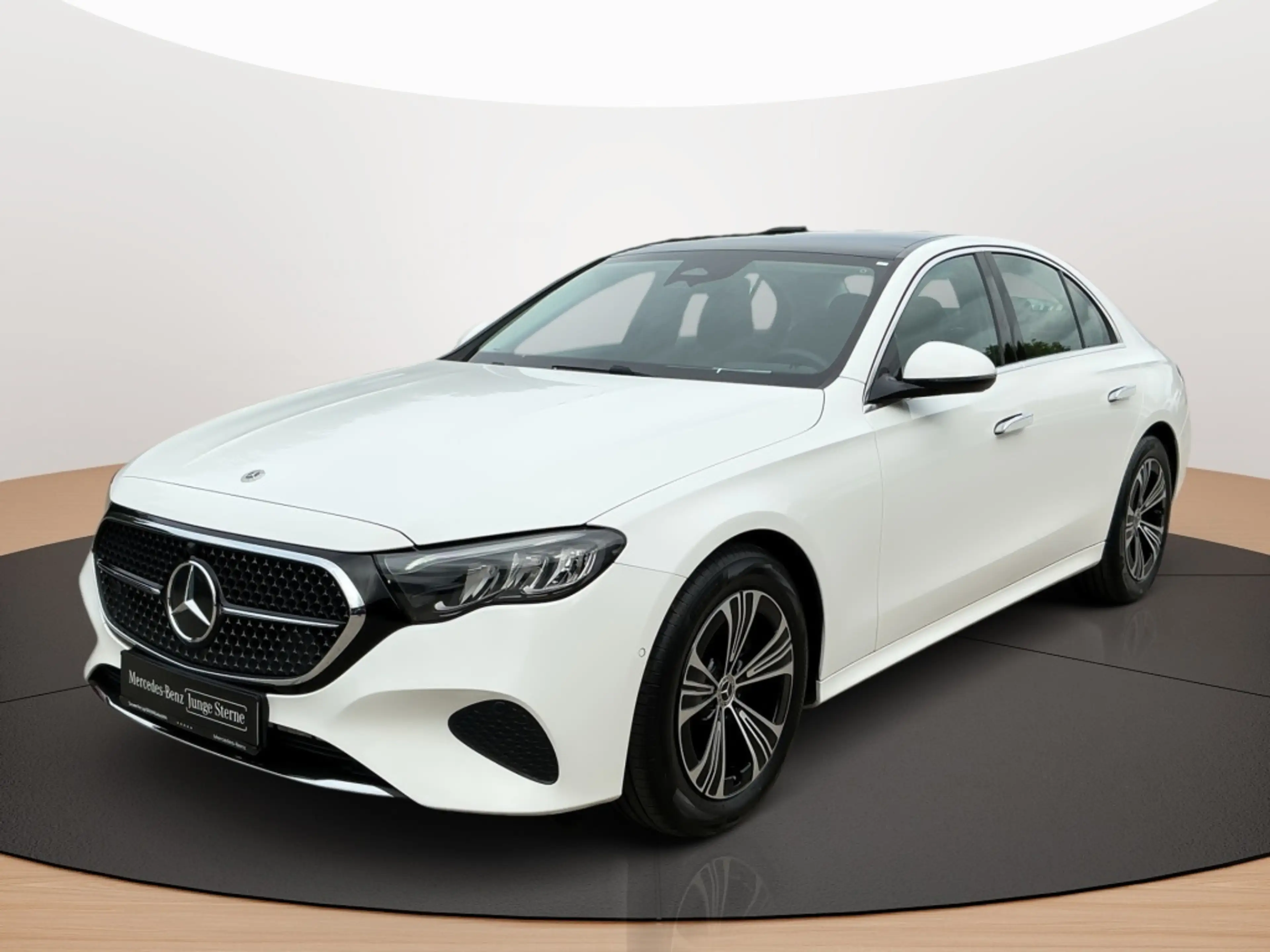 Mercedes-Benz E 220 d AVANTGARDE DISTR KAMERA PANO SPUR PDC — photo 2
