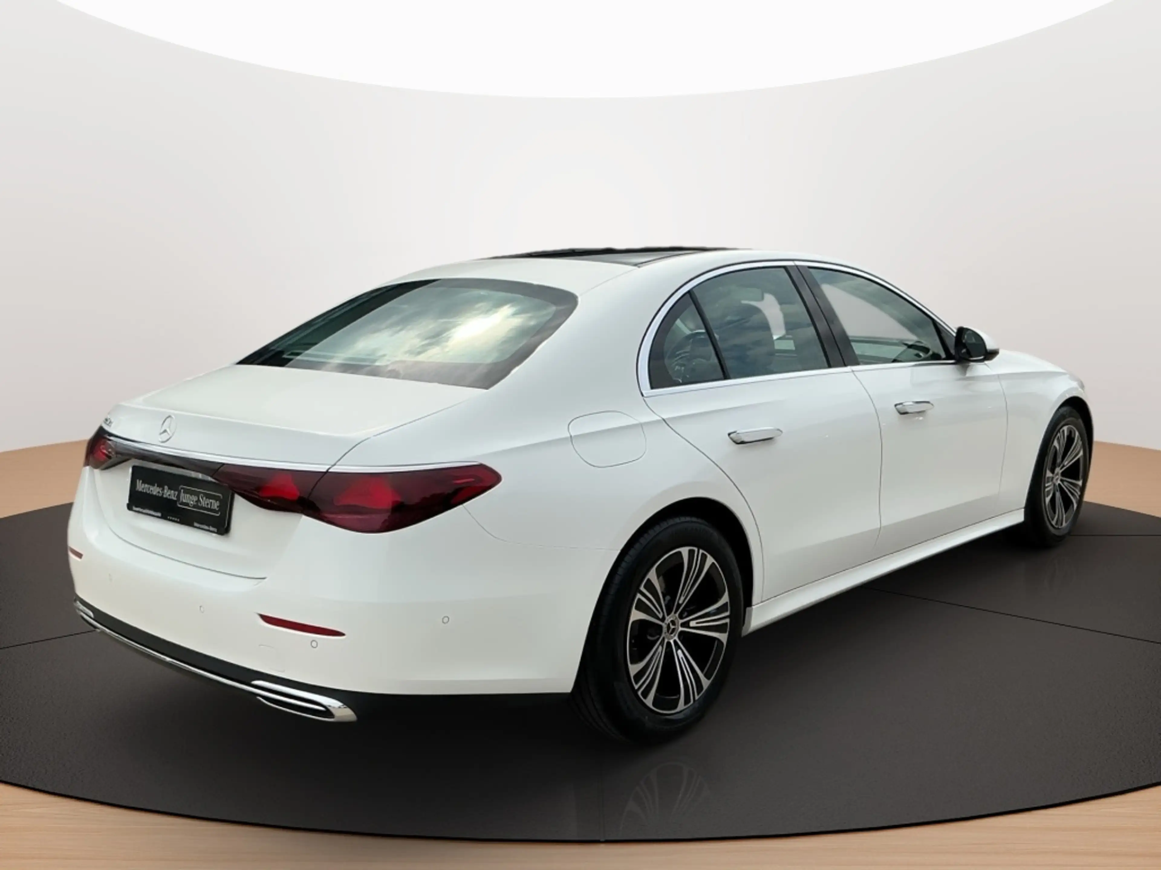 Mercedes-Benz E 220 d AVANTGARDE DISTR KAMERA PANO SPUR PDC — photo 7