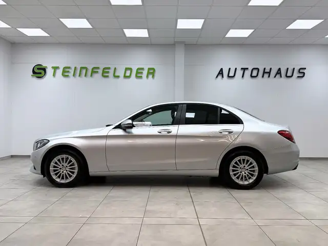 Mercedes-Benz C view 4
