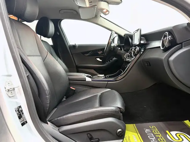 Mercedes-Benz C view 12