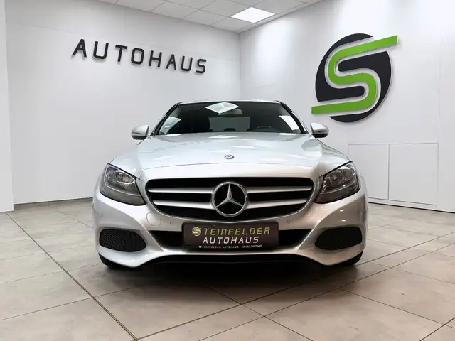 Mercedes-Benz C view 2