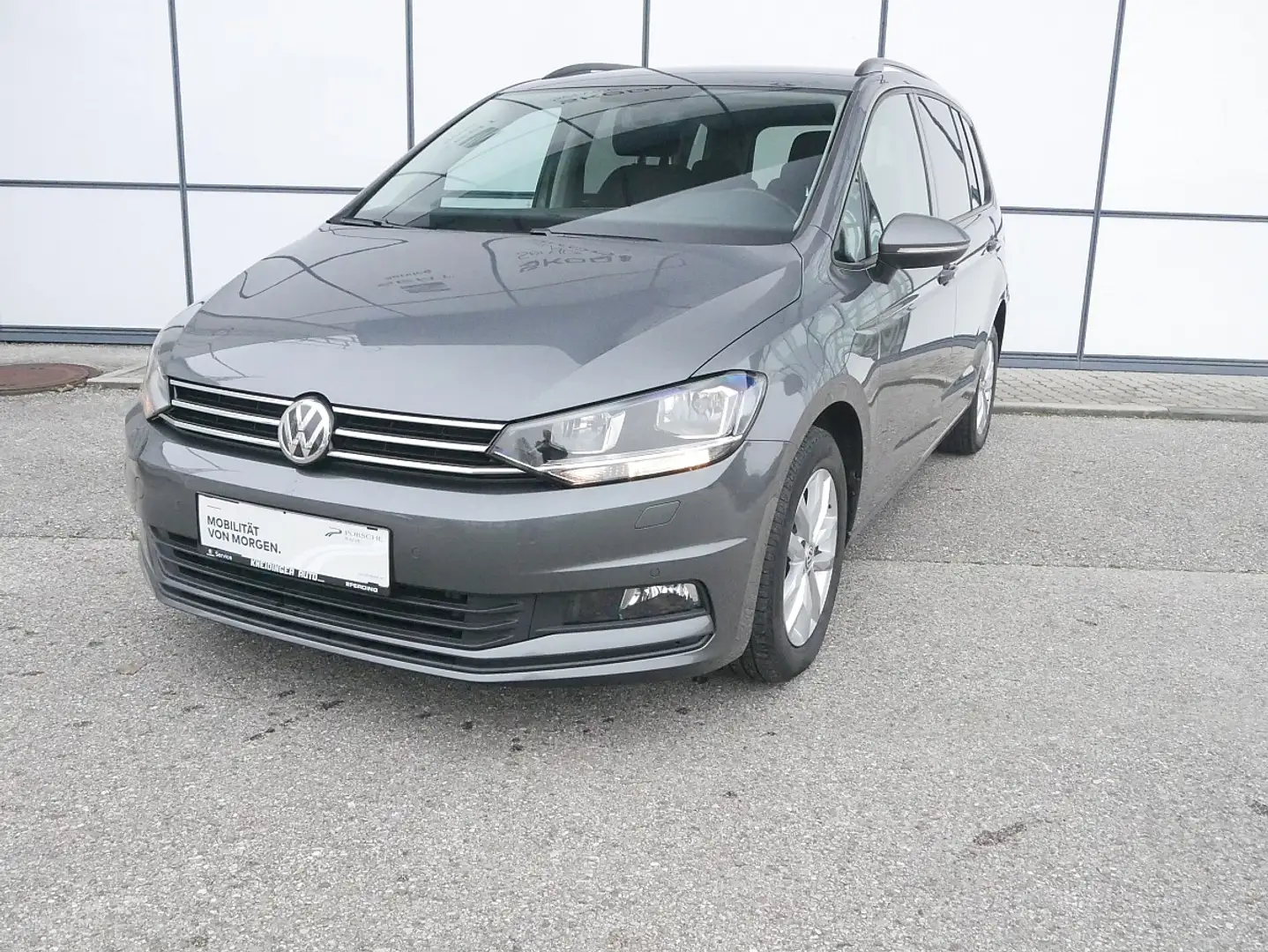Volkswagen Touran Comfortline 1,6 SCR TDI DSG, Navi, VW-Connect, ... Grau - 2