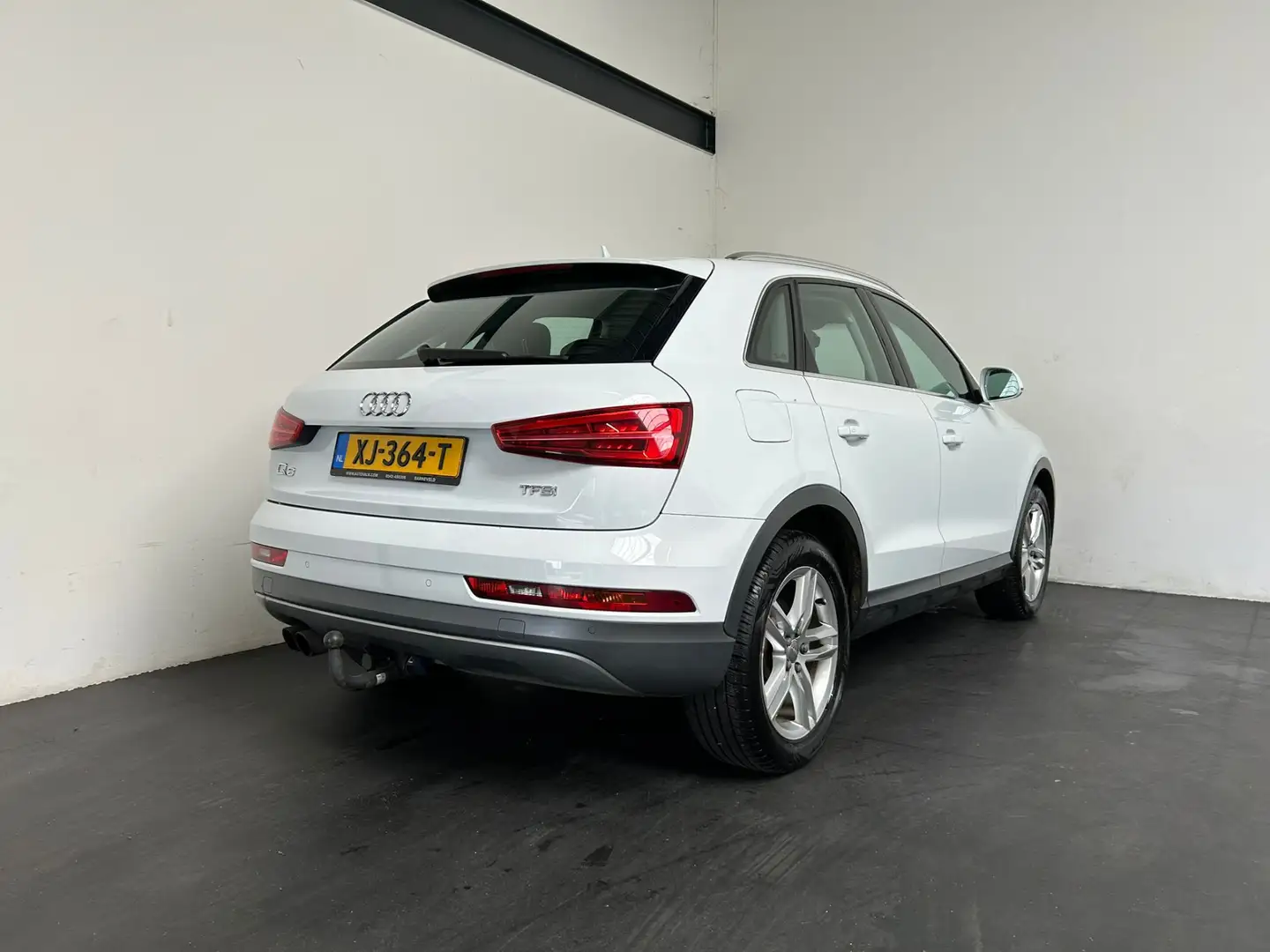 Audi Q3 1.4 TFSI CoD Sport Advance Sport Weiß - 2