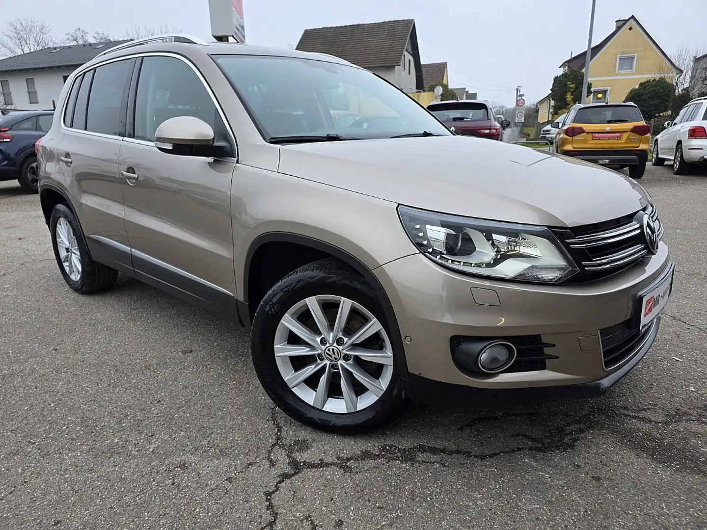 Volkswagen Tiguan 2,0 TDI Sport&Style BMT DPF Beige - 1