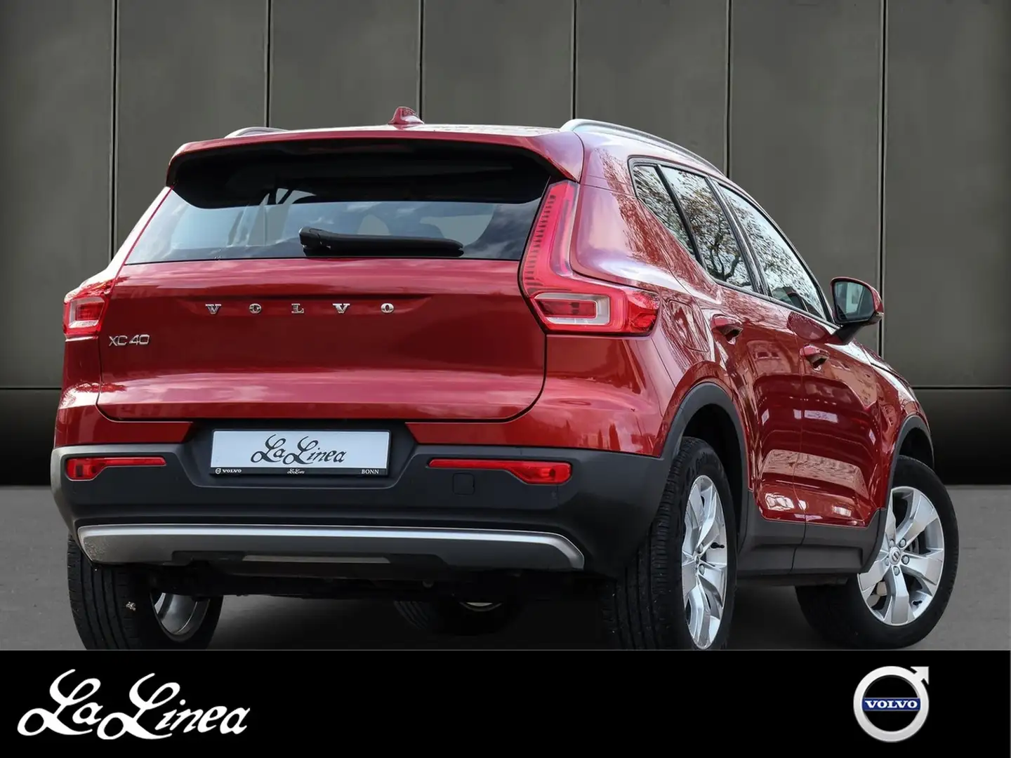 Volvo XC40 T2 Momentum Pro Navi*PDC*LED Rosso - 2