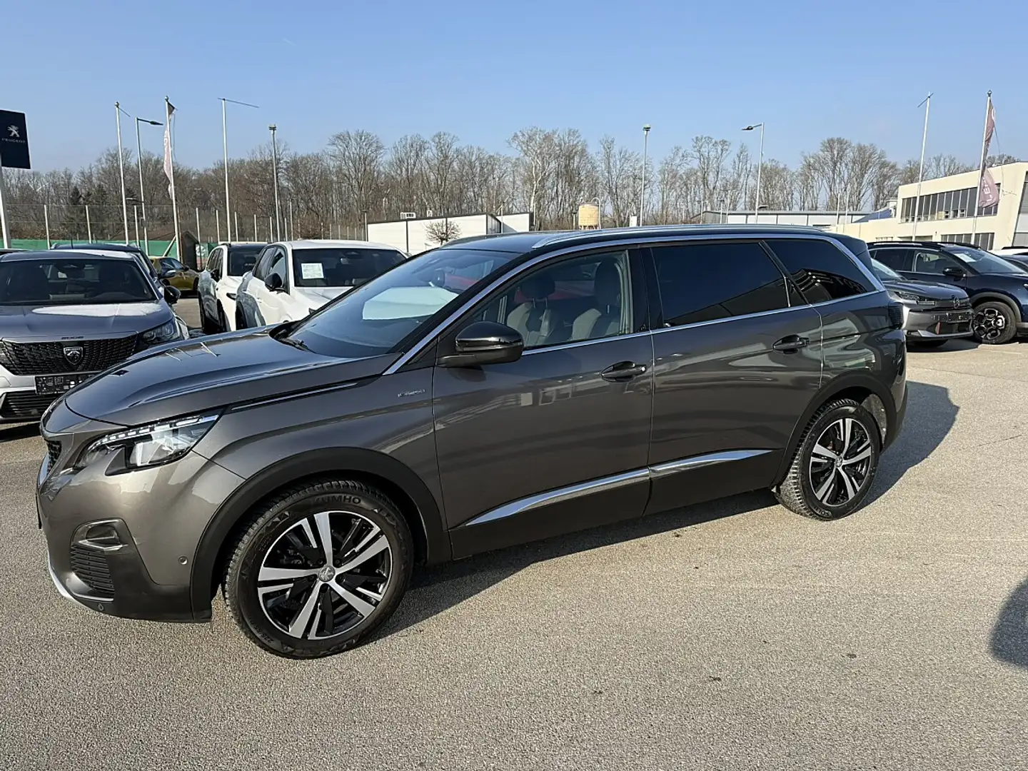 Peugeot 5008 1,5 BlueHDI 130 S&S EAT8 GT-Line Aut. Grau - 2