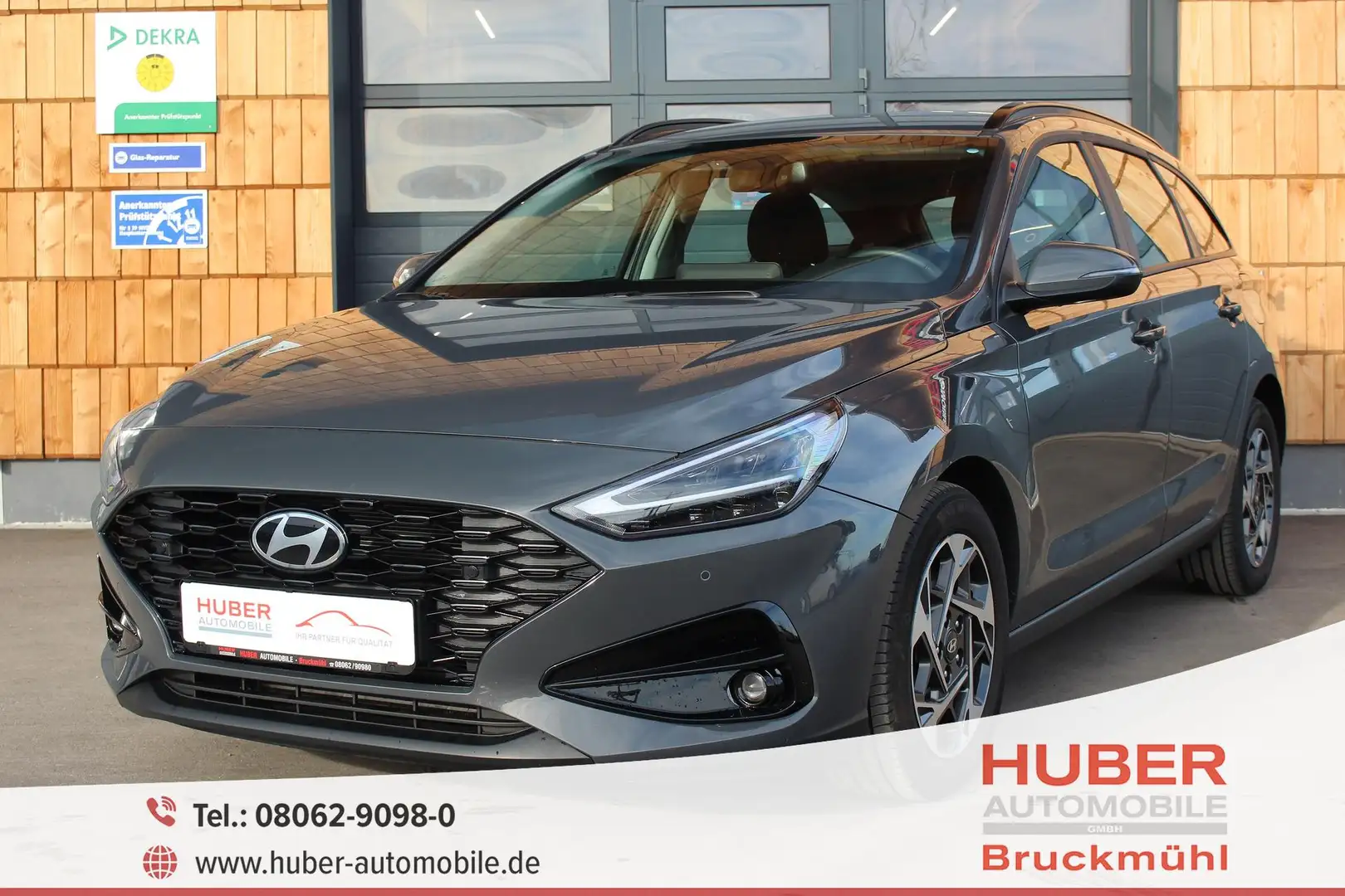 Hyundai i30 SW 1.0 T-GDI DCT KOMBI/NAVI/CARPLAY/DAB 74 kW (... Grau - 1
