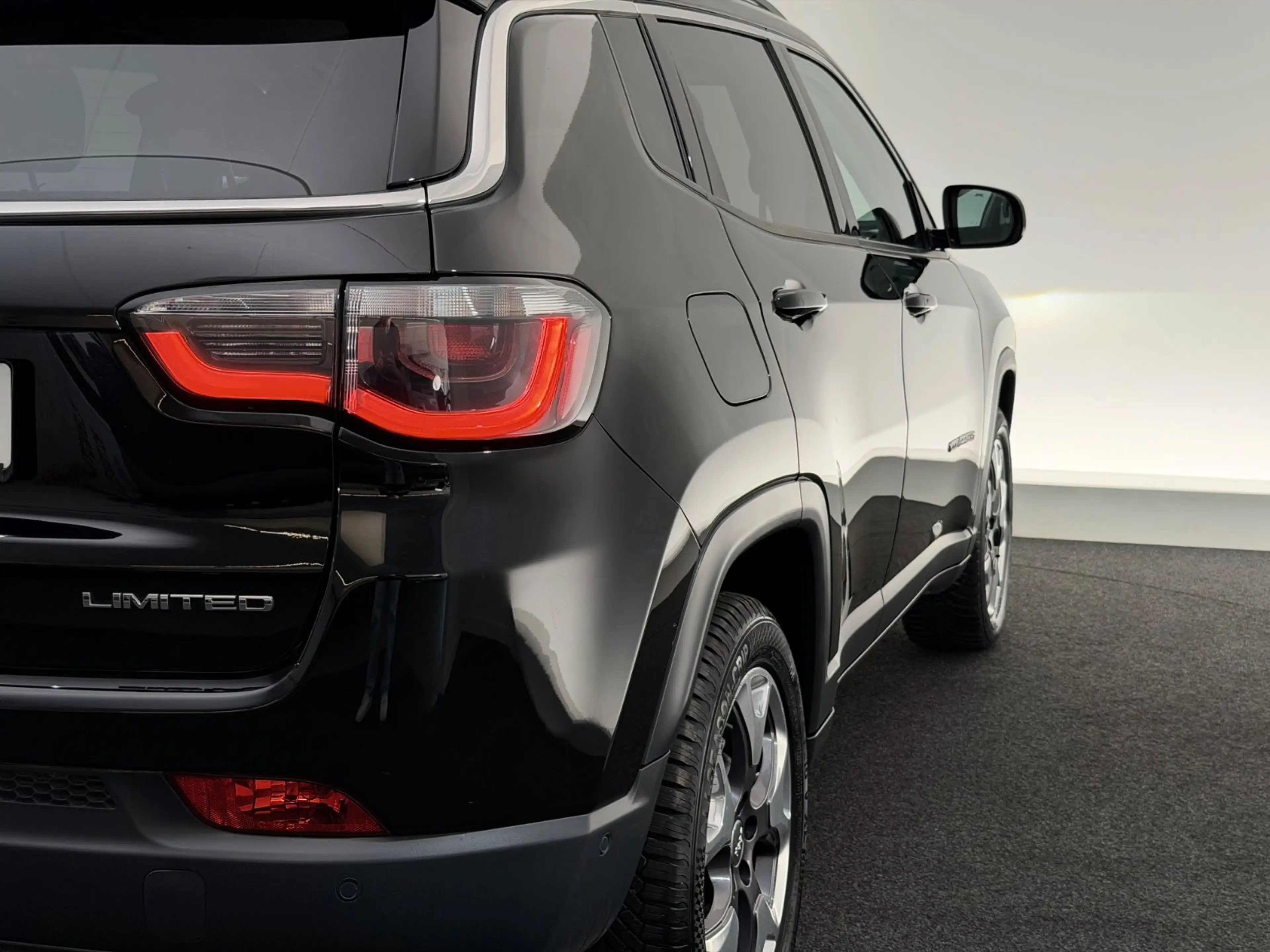 Jeep Compass 1.4 4WD*LIMITED*ACC-R.KAM-ALPINE-APP-LHZ — photo 11