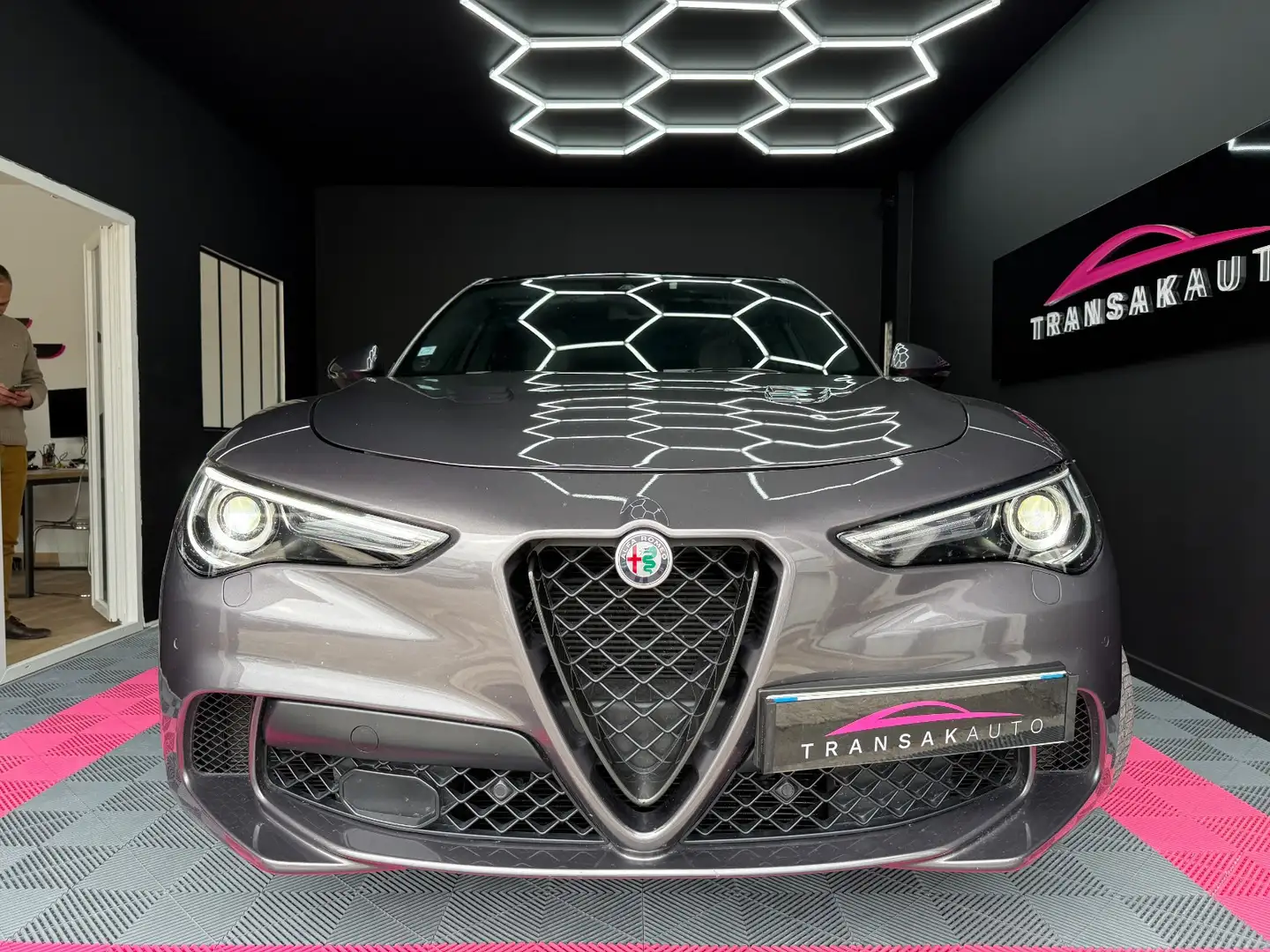Alfa Romeo Stelvio Quadrifoglio Gri - 2