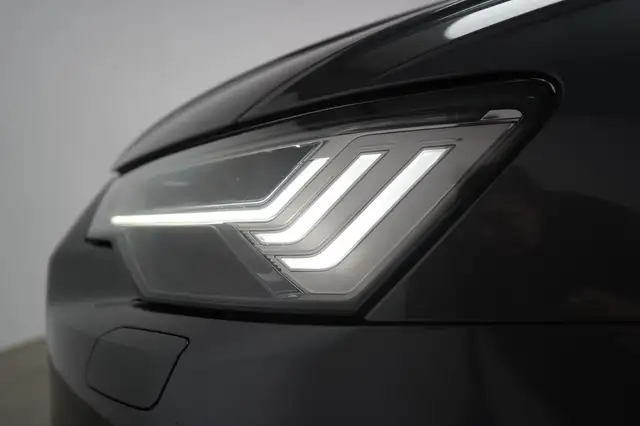 Audi S6 view 13