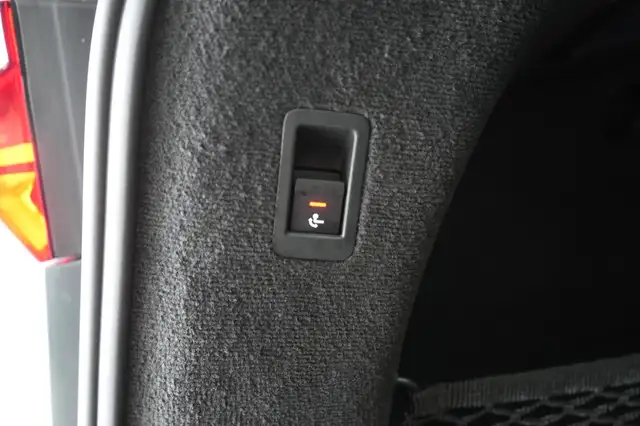 Audi S6 view 9