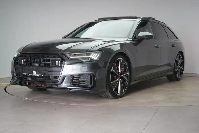 Audi S6 view 3