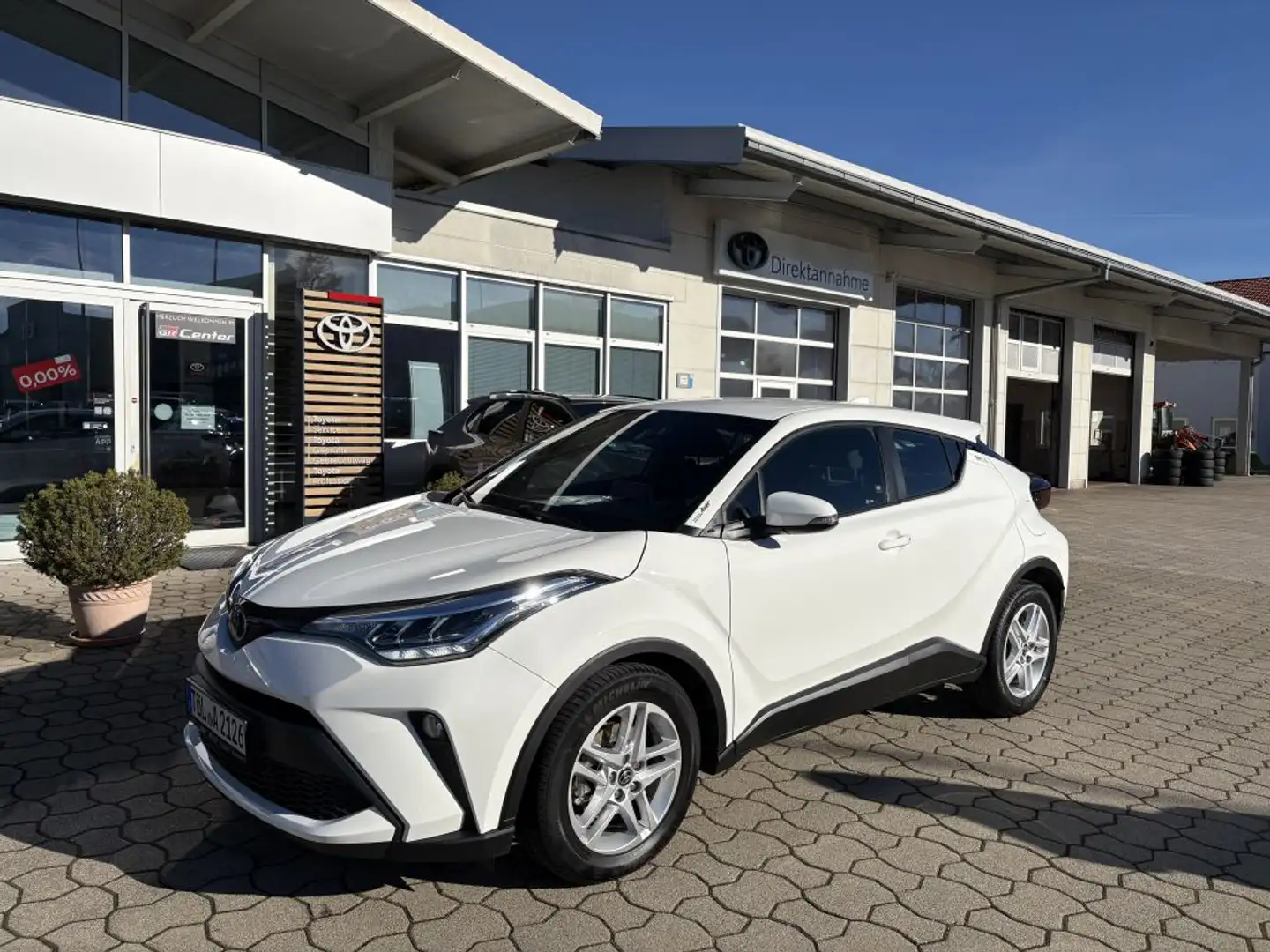 Toyota C-HR Hybrid Flow *TOP* Weiß - 1