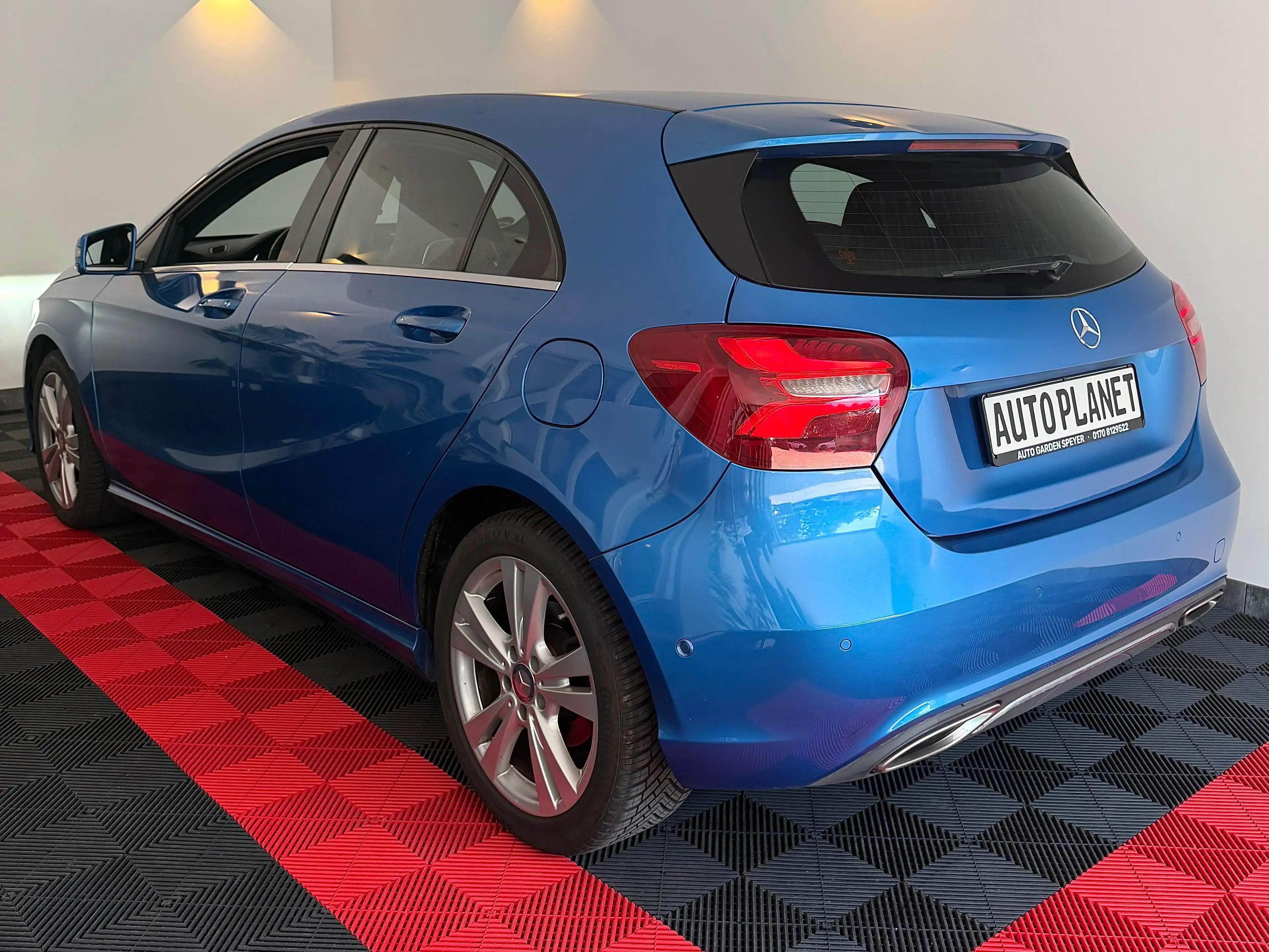 Mercedes-Benz A 180 A 180 BlueEfficiency, TÜV 02/28 — photo 3