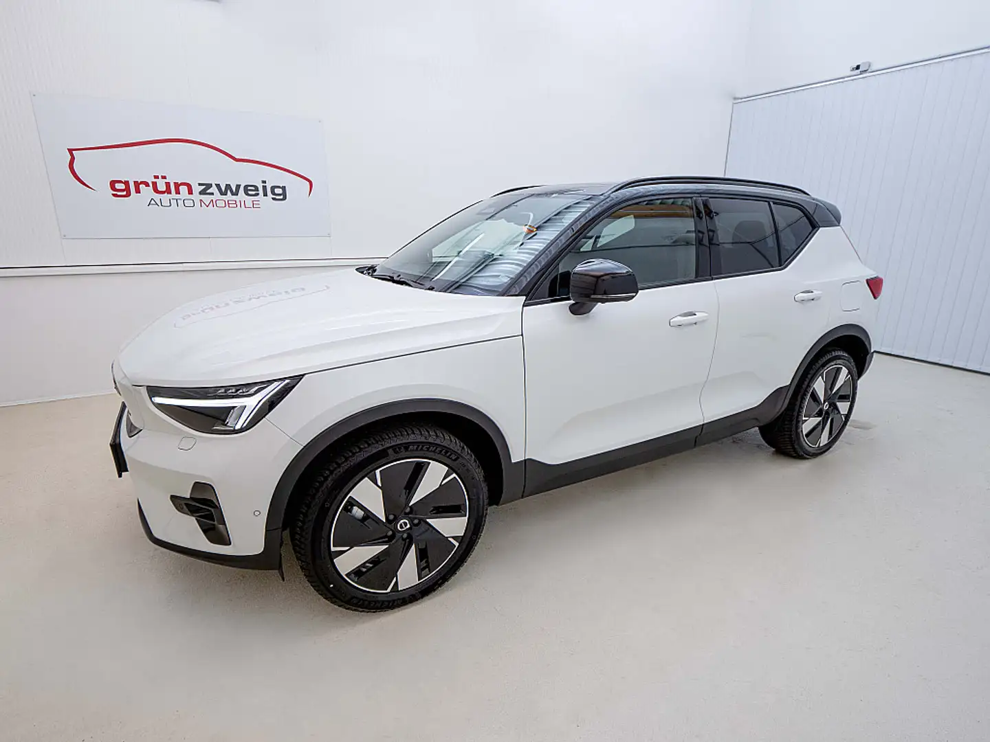 Volvo XC40 Recharge Pure Electric 82kWh Recharge Twin Ulti... Alb - 1