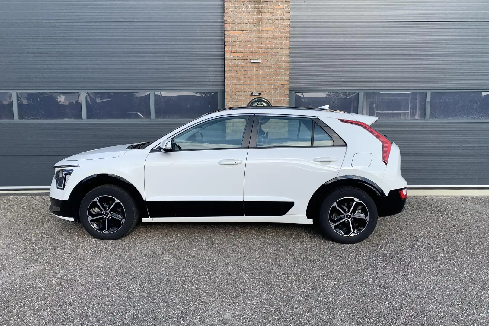 Kia Niro 1.6 GDi Hybrid DynamicLine | Trekhaak | Keyless | Weiß - 2