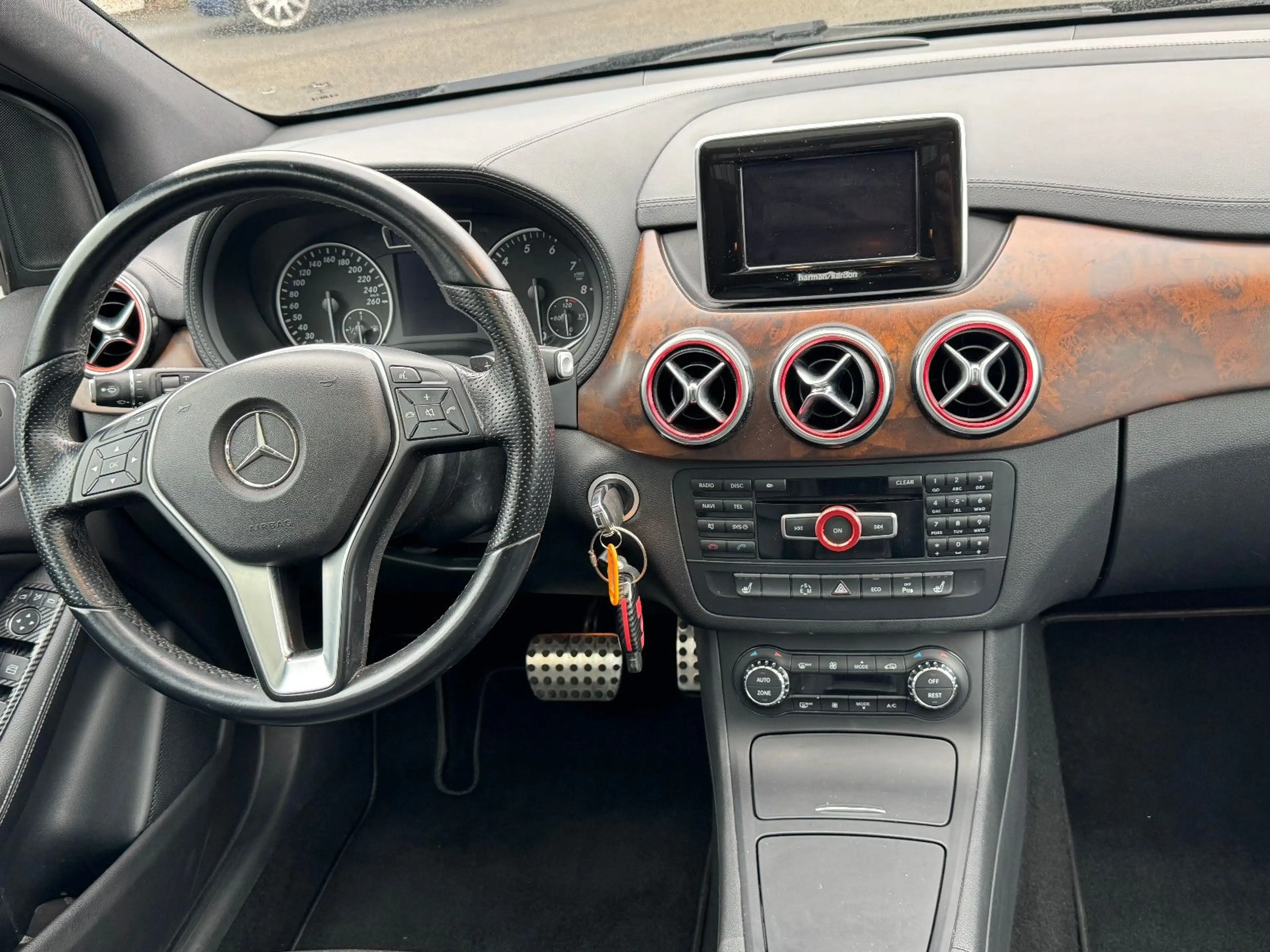 Mercedes-Benz B 250 B250 — photo 14
