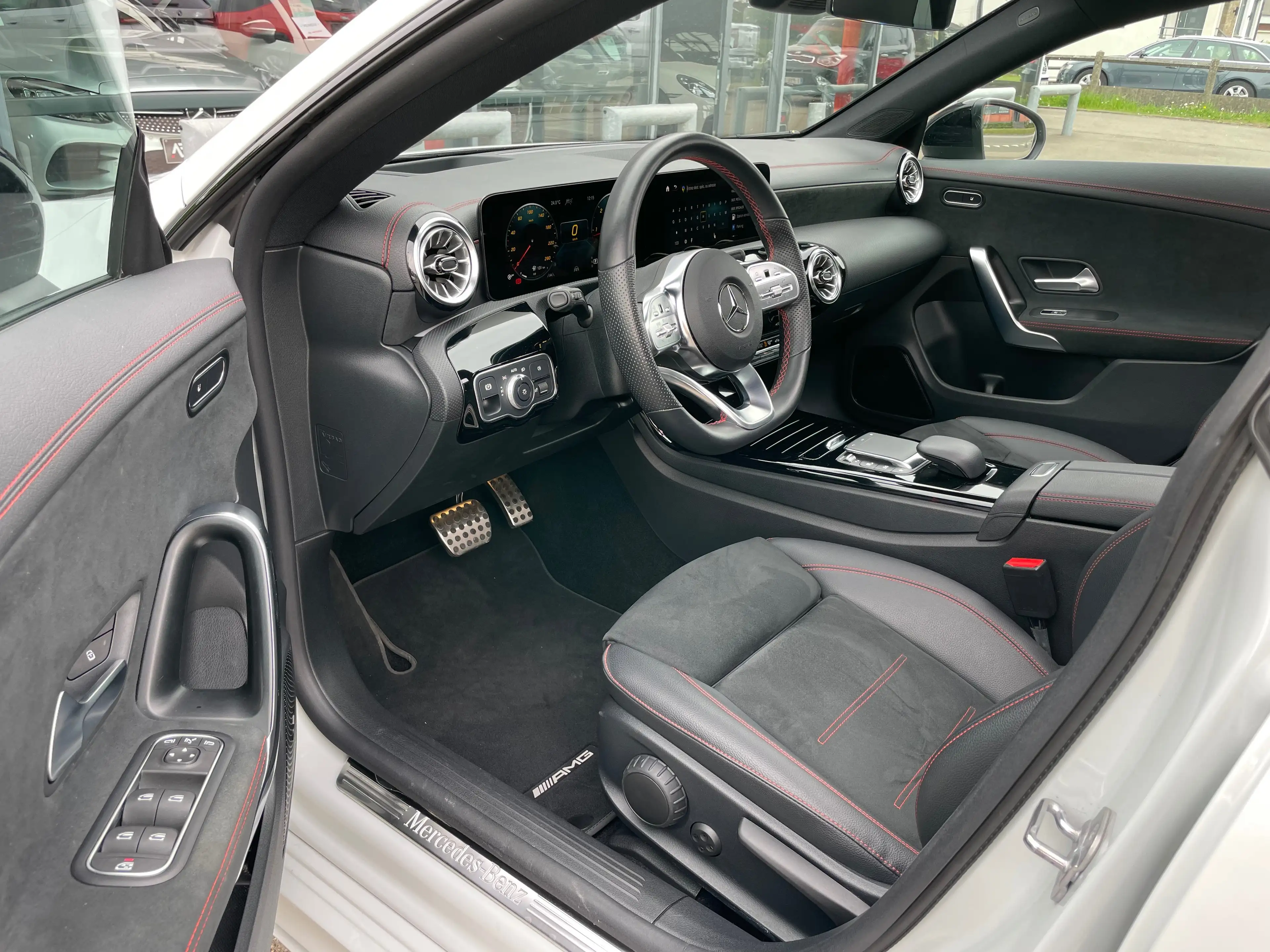 Mercedes-Benz CLA 220 d 4-Matic AMG PANO CAM360 HEADUP AMBIANCE JA19 — photo 9