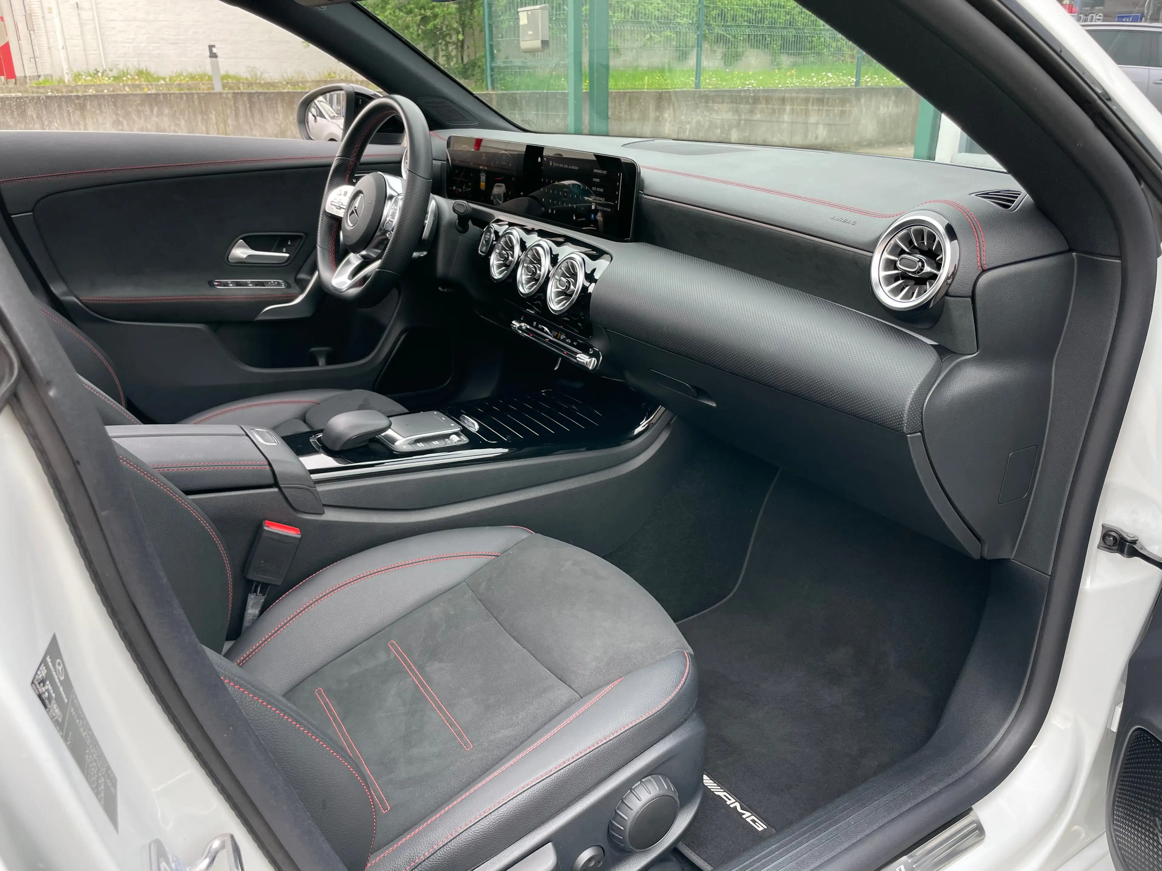 Mercedes-Benz CLA 220 d 4-Matic AMG PANO CAM360 HEADUP AMBIANCE JA19 — photo 13