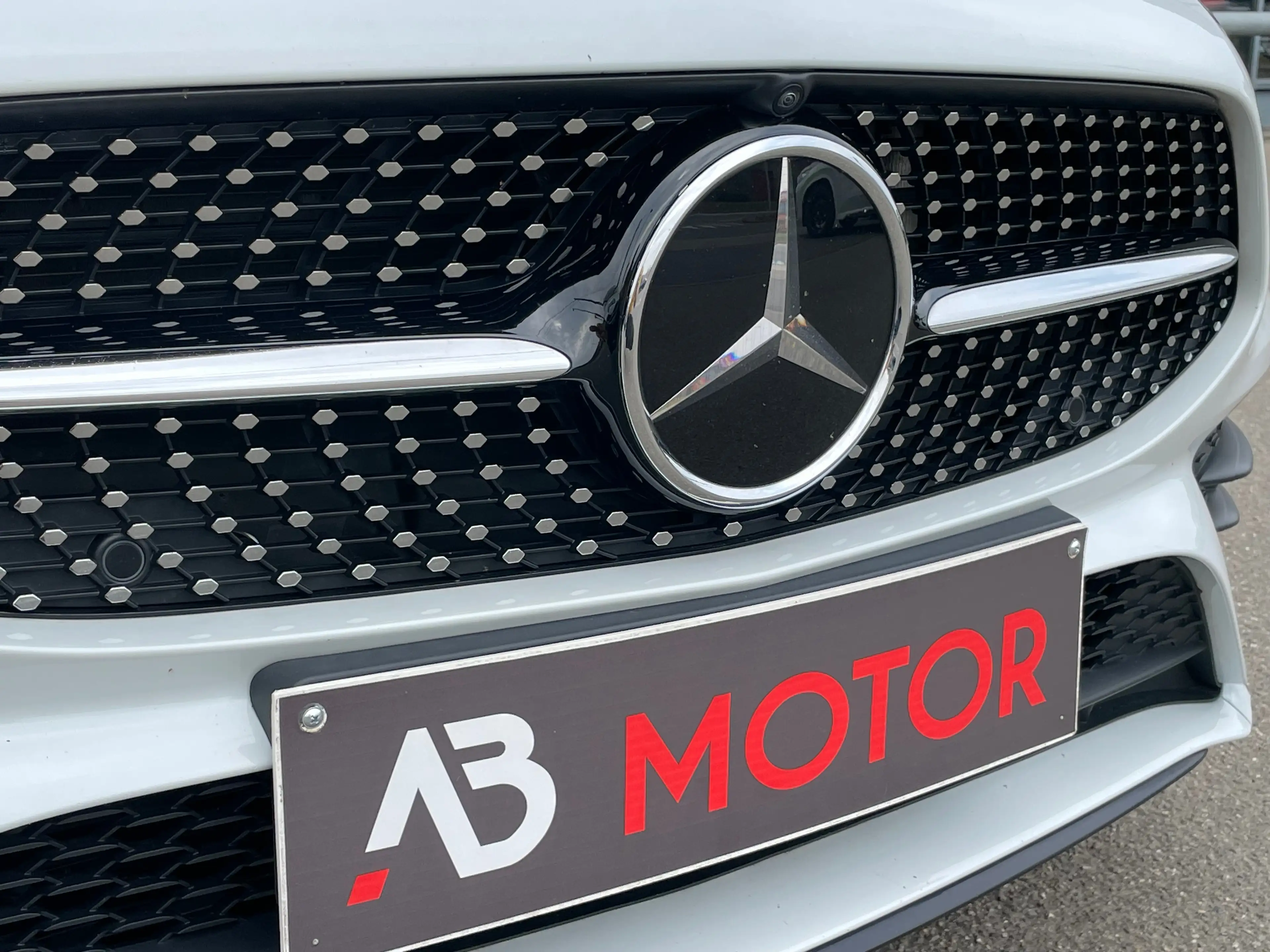 Mercedes-Benz CLA 220 d 4-Matic AMG PANO CAM360 HEADUP AMBIANCE JA19 — photo 4