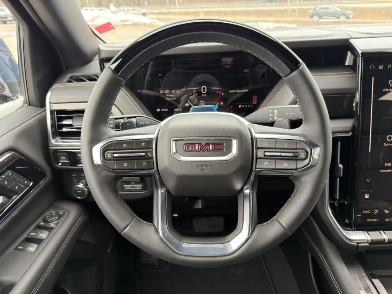 GMC Yukon снимка GMC Yukon