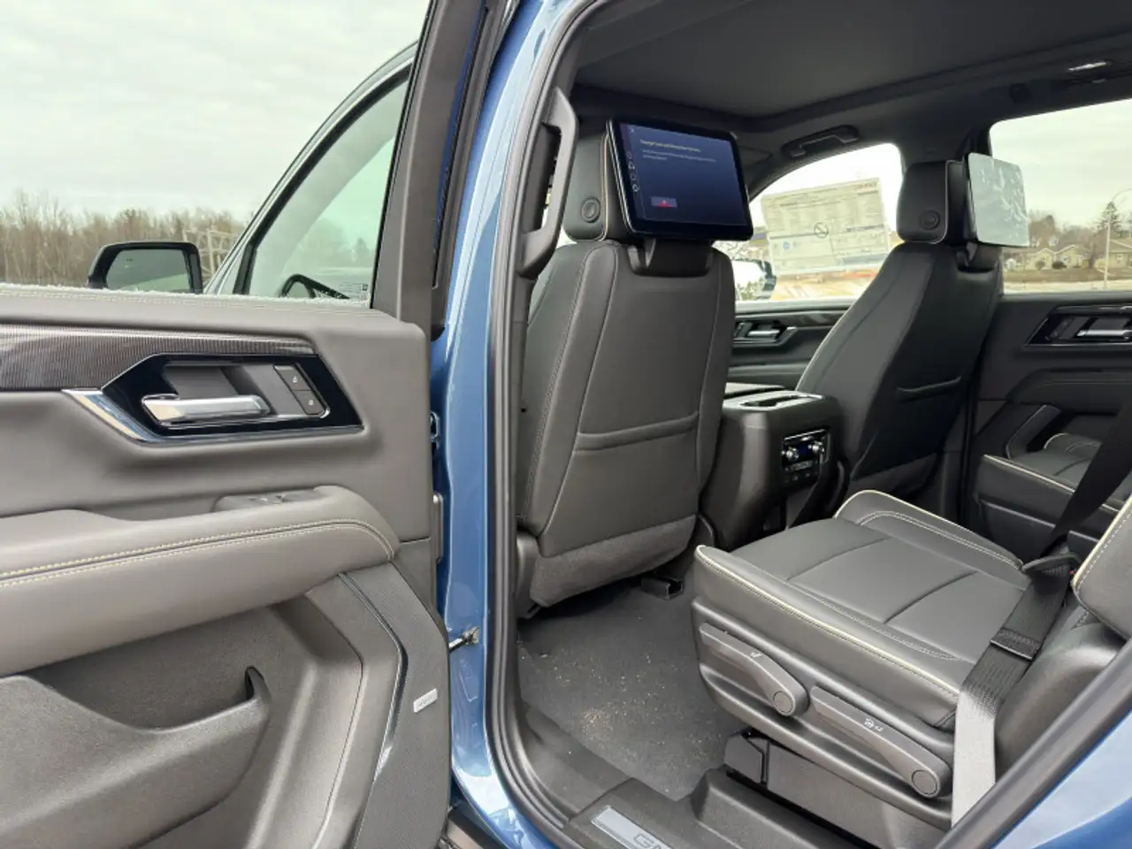 GMC Yukon снимка GMC Yukon