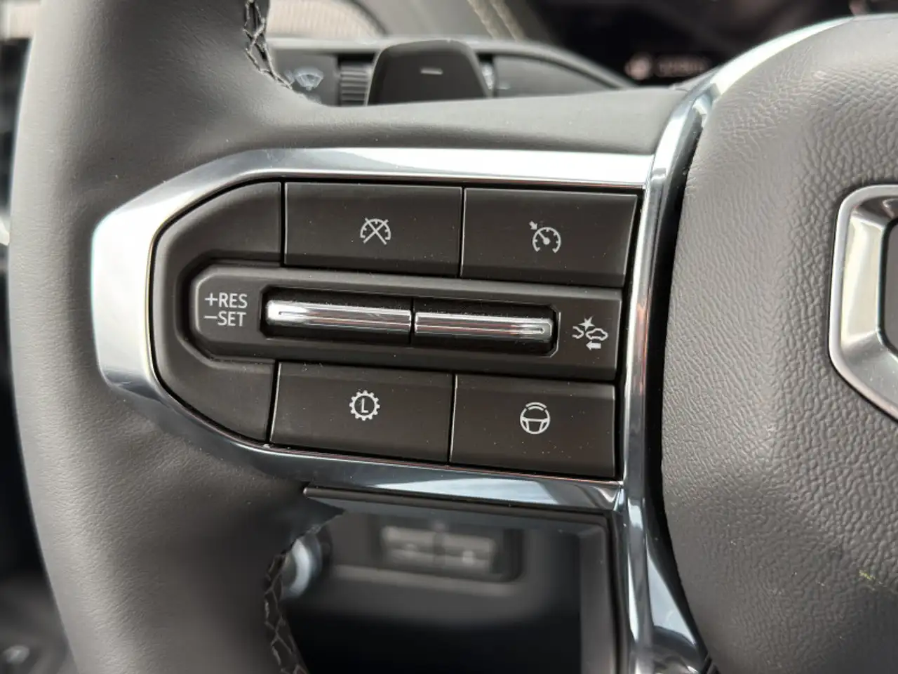 GMC Yukon снимка GMC Yukon