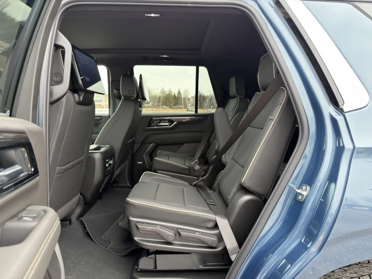 GMC Yukon снимка GMC Yukon