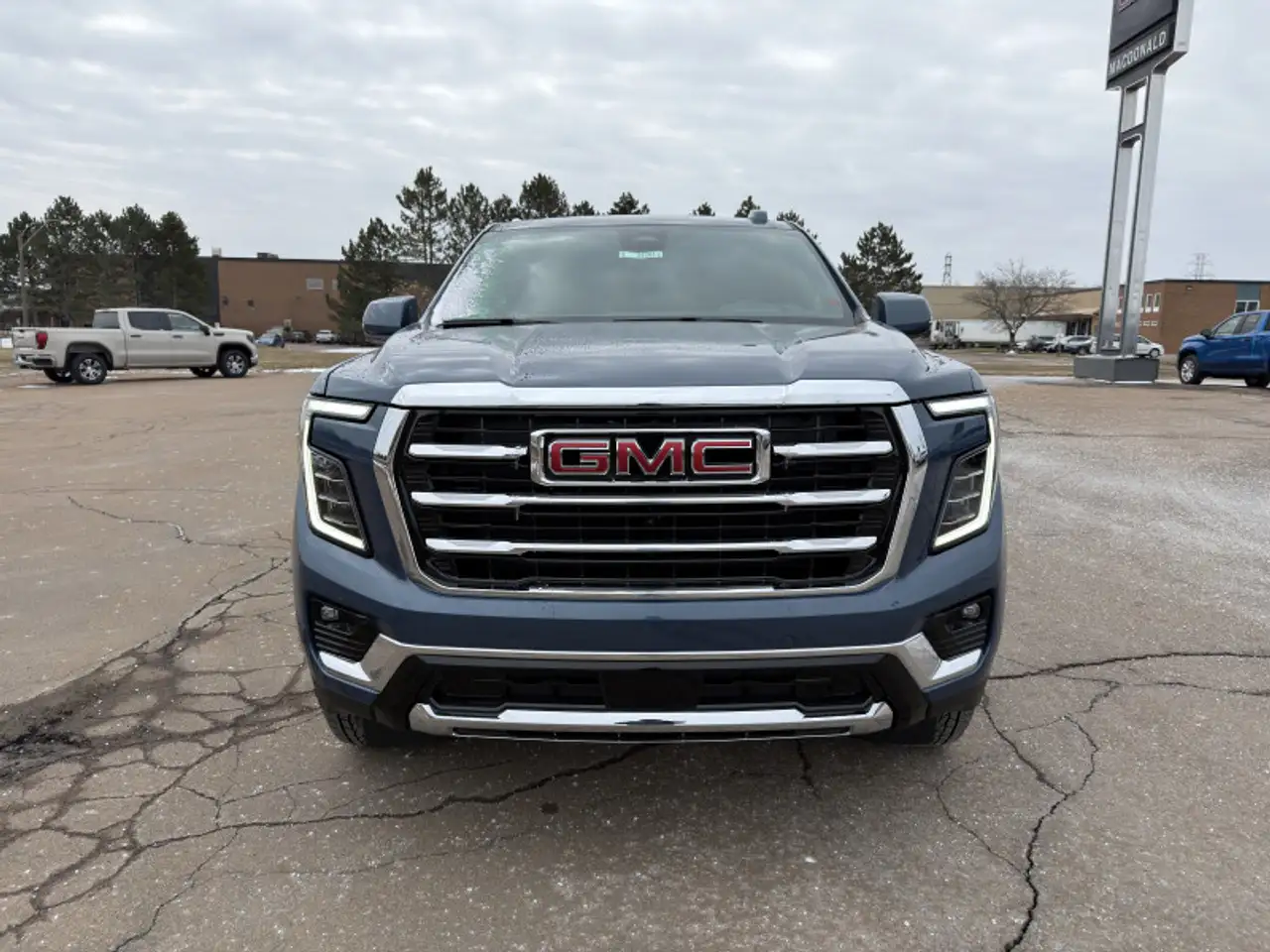 GMC Yukon снимка GMC Yukon