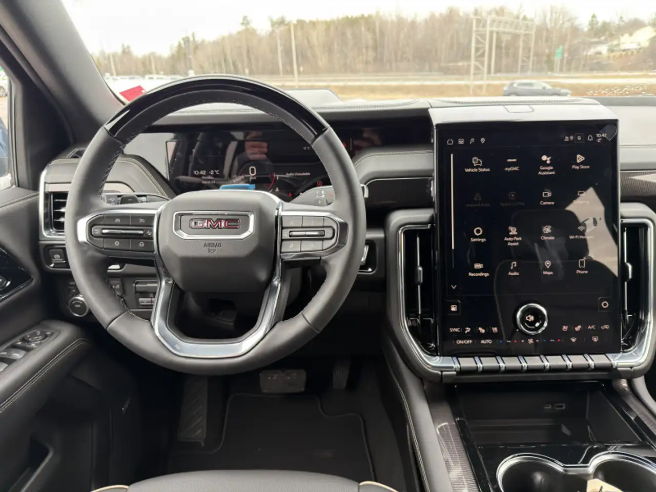 GMC Yukon снимка GMC Yukon