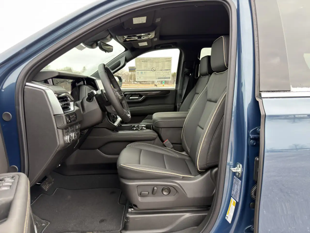 GMC Yukon снимка GMC Yukon