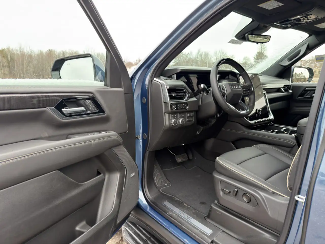 GMC Yukon снимка GMC Yukon