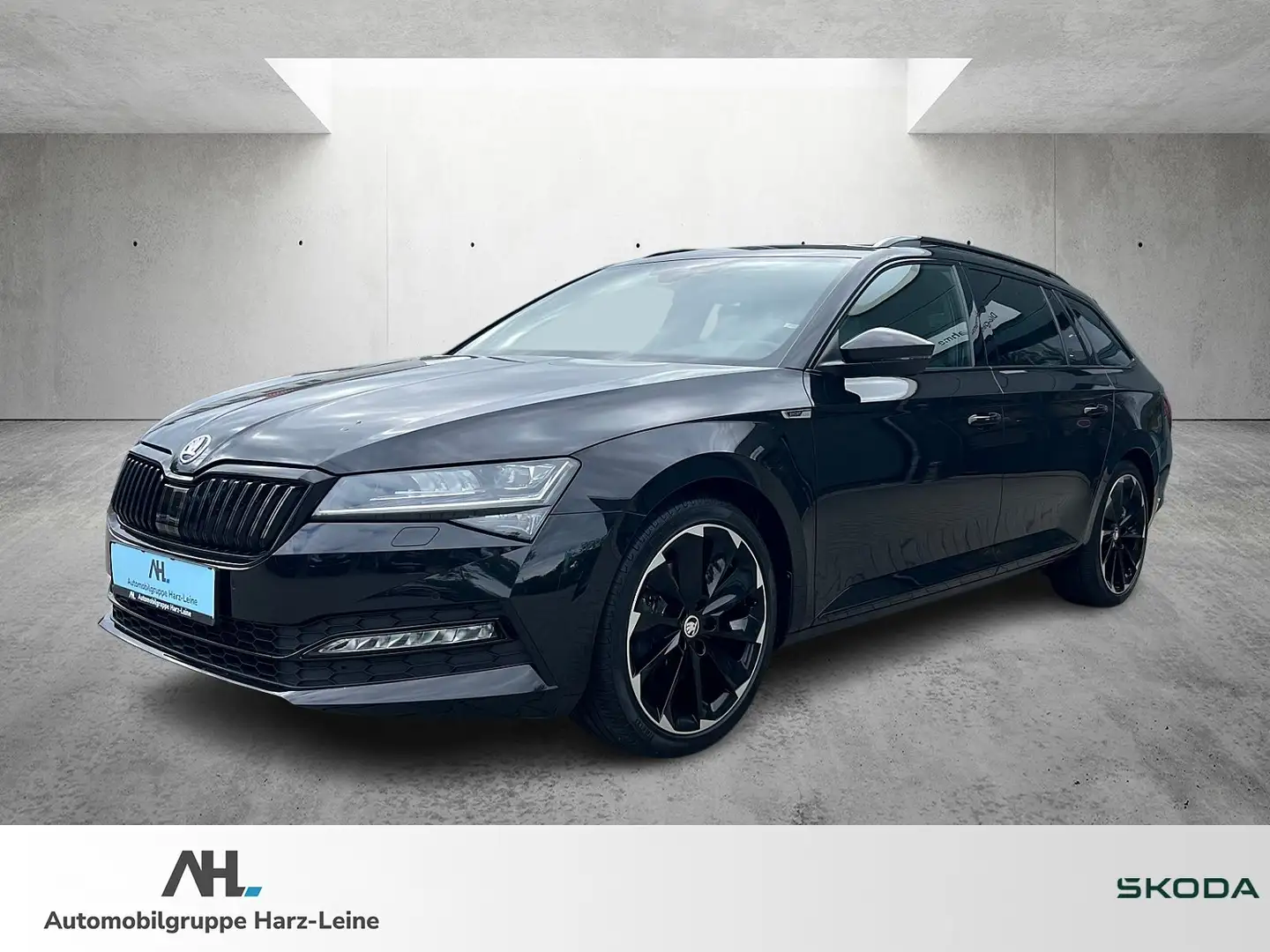 Skoda Superb Combi 2.0 TDI Sportline DSG LED Navi ACC AHK Pano Zwart - 1