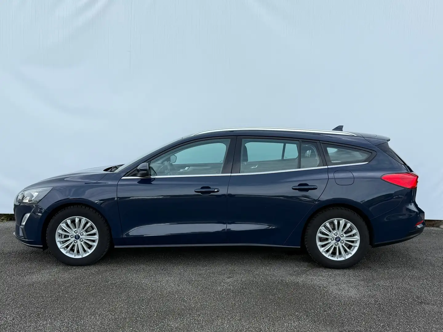 Ford Focus Wagon 1.0 EcoBoost Titanium Business Navigatie | C Bleu - 2