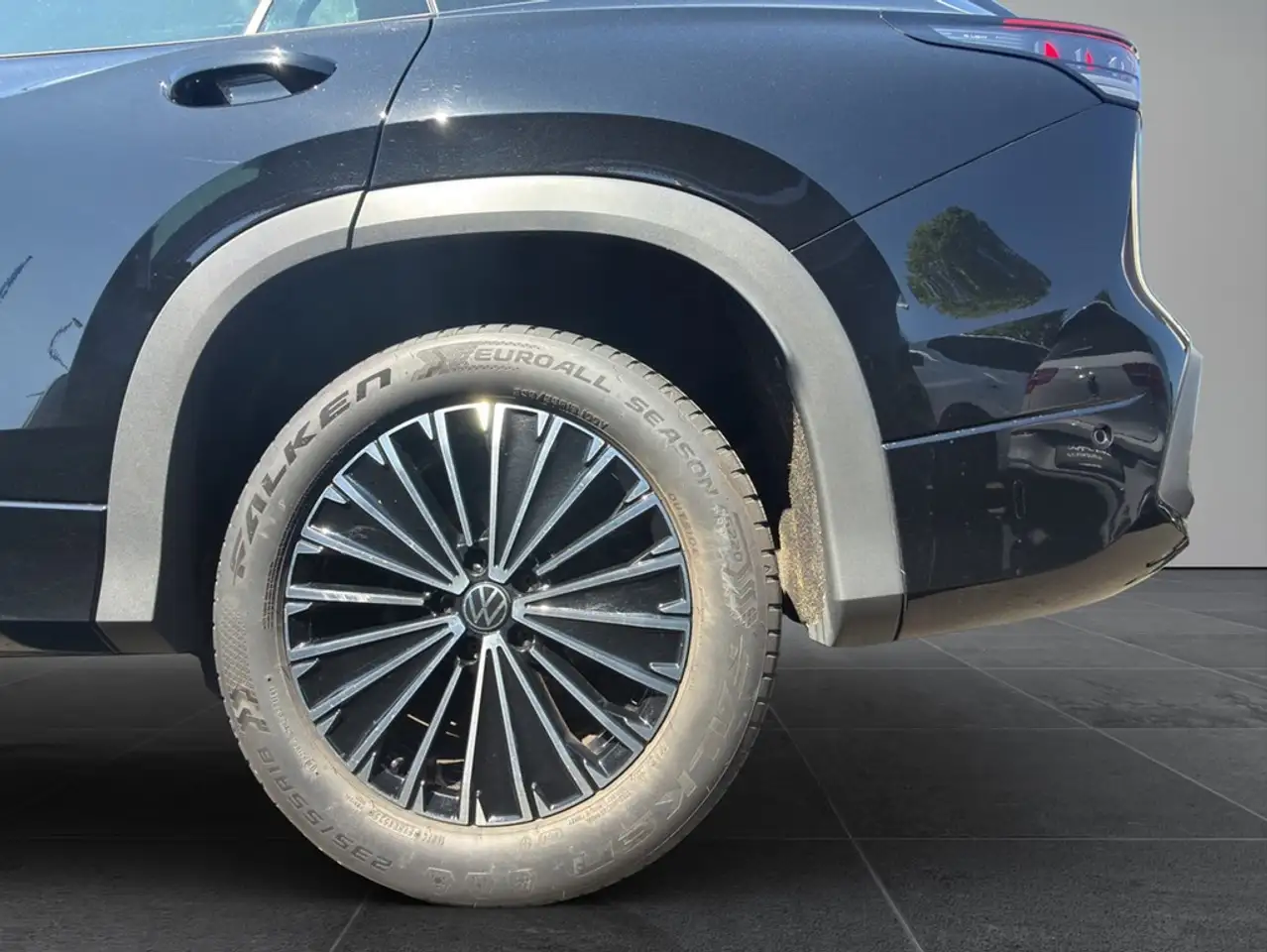 Volkswagen Tayron 1.5 eTSI Life *AHK*MATRIX*ACC*7-SITZER*360°* 6