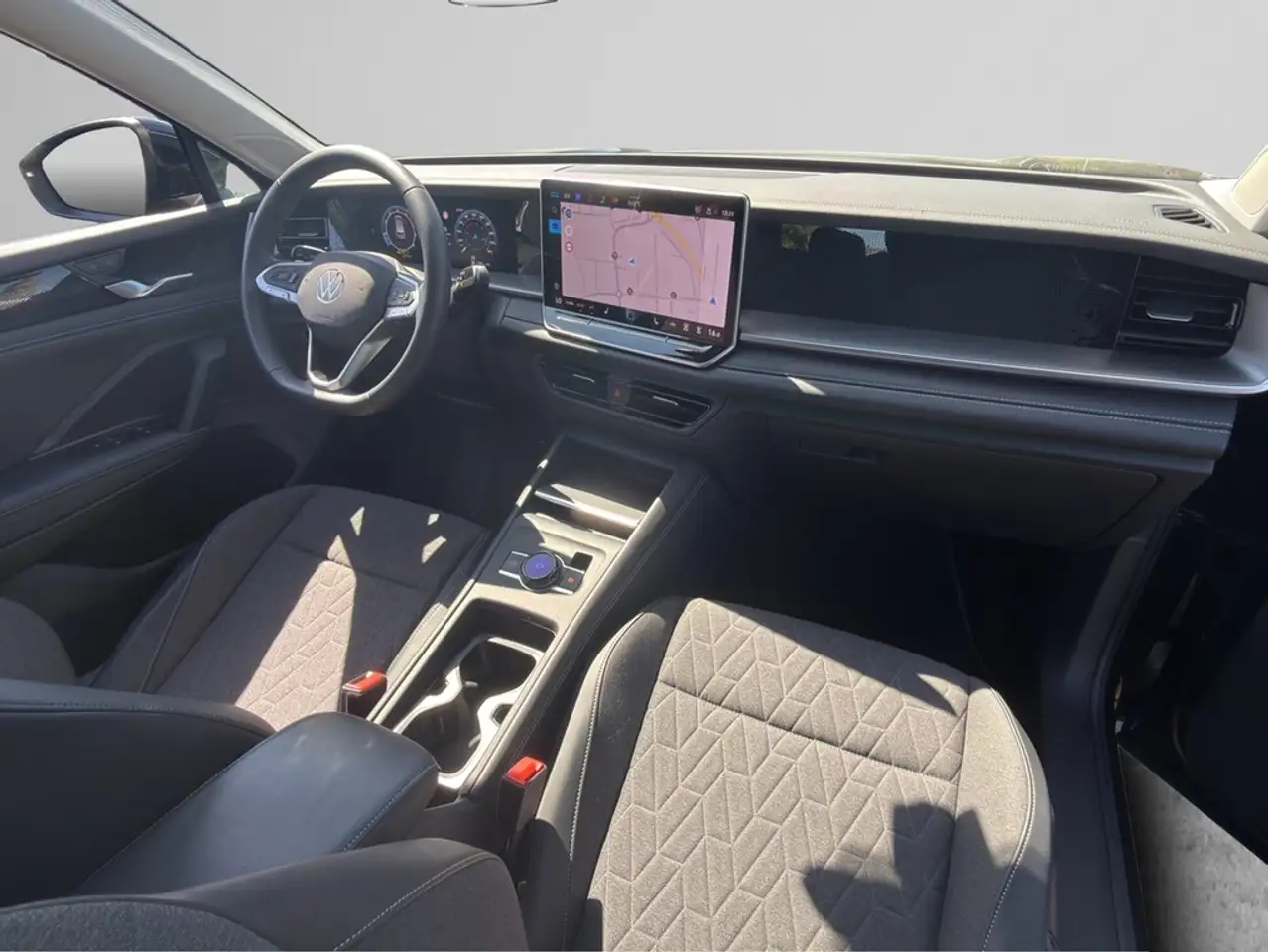 Volkswagen Tayron 1.5 eTSI Life *AHK*MATRIX*ACC*7-SITZER*360°* 8