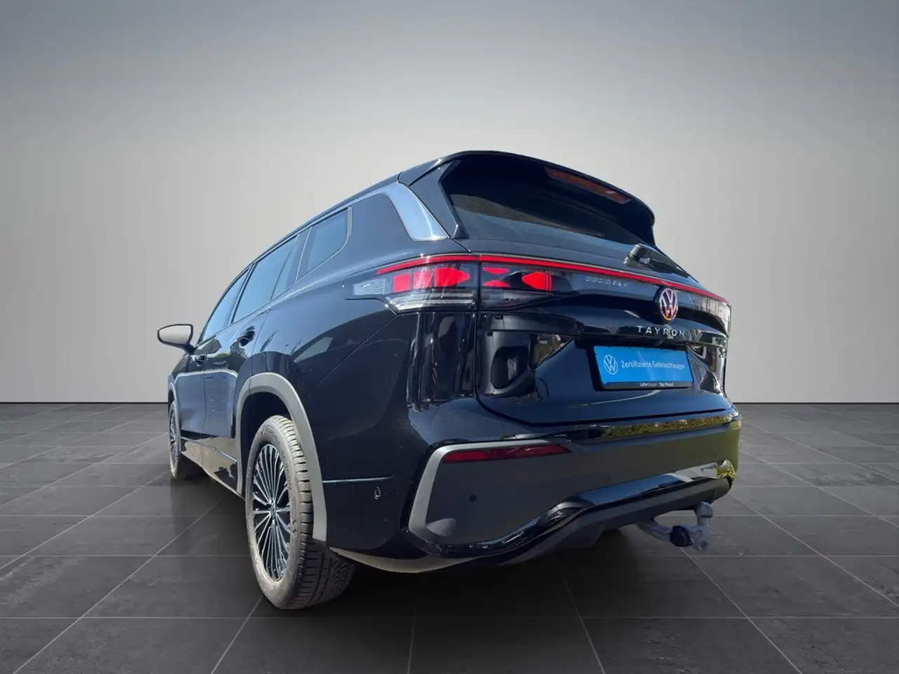 Volkswagen Tayron 1.5 eTSI Life *AHK*MATRIX*ACC*7-SITZER*360°* 2