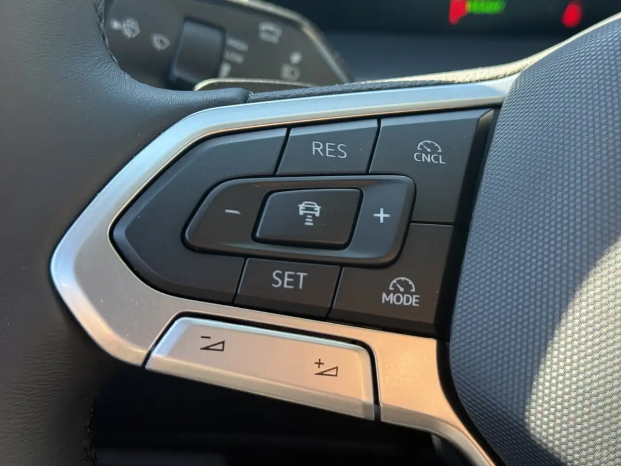 Volkswagen Tayron 1.5 eTSI Life *AHK*MATRIX*ACC*7-SITZER*360°* 14