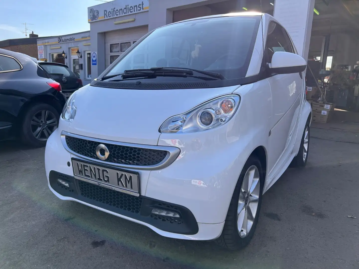smart forTwo coupe electric drive*HU 11/2026* Weiß - 1