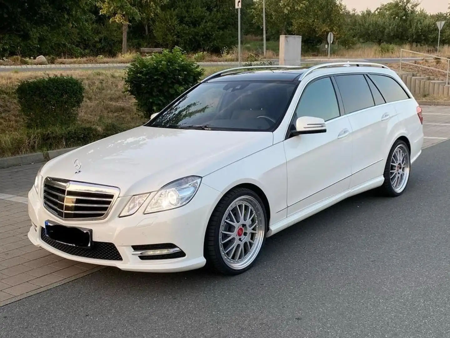 Mercedes-Benz E 500 E-Klasse T 4Matic BlueEFFICIENCY 7G-TRONIC Avantga Blanc - 1