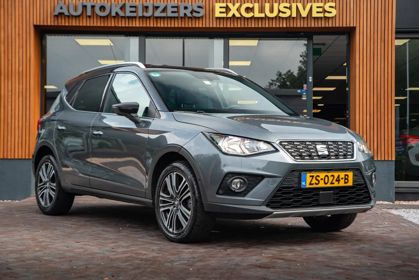 SEAT Arona 1.0 TSI Xcellence Business Intense Navi keyless Ca Grau - 1